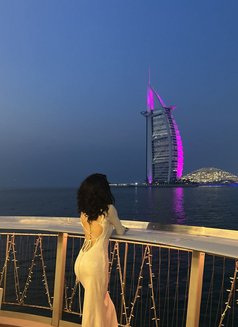 Lisa - puta in Dubai Photo 5 of 5