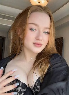 LISA ♥19 YOUNG HORNY♥ BABY FACE - puta in Al Manama Photo 1 of 10