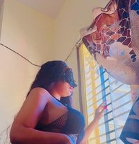 Lisa8,8,9,1,7 ,8,8,3,8,7 - escort in Bangalore