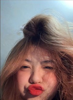 Lisaa - puta in Mumbai Photo 1 of 3