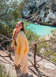 Lise - puta in Doha Photo 2 of 2