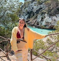 Lise - escort in Maldives Photo 1 of 2