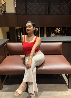 Lise - escort in Pune Photo 2 of 3