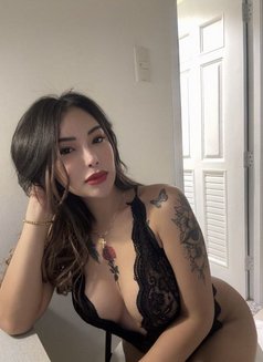 Lise - escort in Bali Photo 3 of 3