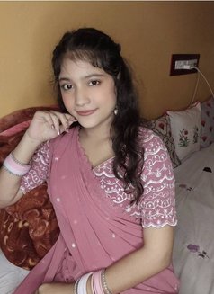 Lissa Juffai - escort in Al Juffair Photo 4 of 5
