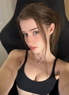 Lissa Outcall Incall - puta in Riyadh Photo 10 of 15