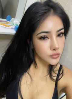 Lissa - puta in Bangkok Photo 16 of 17