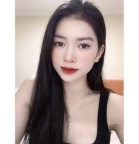 Ziva - puta in Bangalore Photo 1 of 4