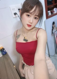 Lissa - escort in Dubai Photo 3 of 5