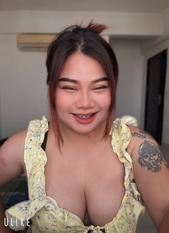 Lissa - escort in Şalālah Photo 1 of 4