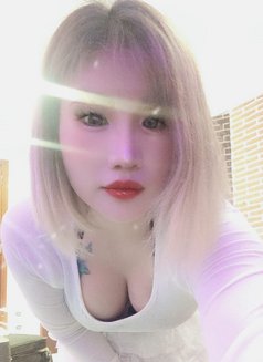 Lissa - escort in Şalālah Photo 1 of 4