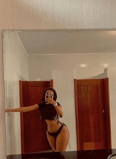 Nancy - escort in New Delhi Photo 2 of 3