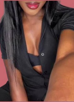 Lissy - Transsexual escort in Nairobi Photo 4 of 6