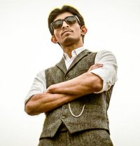 Little Bigbull - Acompañantes masculino in Kolkata