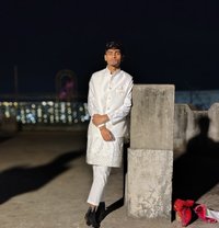 Little Bigbull - Acompañantes masculino in Kolkata