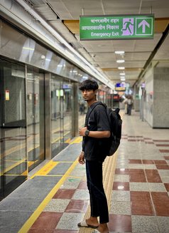 Little Bigbull - Male escort in Kolkata Photo 3 of 11