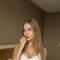 Little Kate 19 yo - puta in Dubai