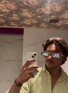 Liv - Male escort in New Delhi Photo 2 of 3