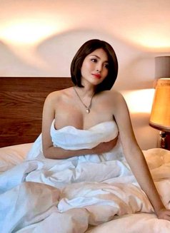 𝐉𝐔𝐒𝐓 𝐋𝐀𝐍𝐃𝐄𝐃 PRETTY HANA - puta in Bangkok Photo 4 of 9