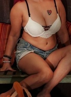 Verified Lesbian/Solo Cam Show & Videos. - puta in Mumbai Photo 2 of 5