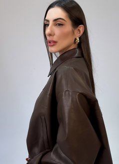 Livia - escort in Dubai Photo 1 of 10