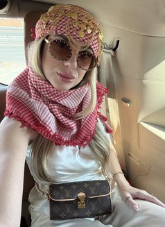 Livia Santos - escort in Dubai Photo 6 of 9