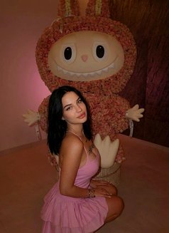 Liviani - escort in Dubai Photo 4 of 6