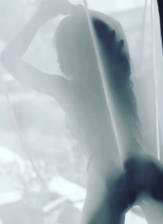 Liviaprestige - escort in Marseille Photo 1 of 8