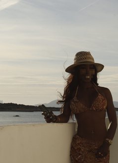 Liviaprestige - puta in Paris Photo 9 of 22