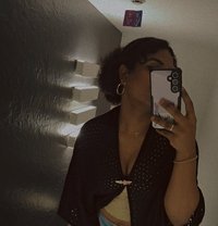 Liya - Acompañantes transexual in Bangalore
