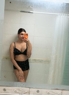 Liya.Mallu goddess is back XL - Acompañantes transexual in Dubai Photo 9 of 11