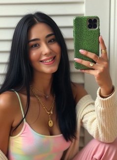 Liya - escort in New Delhi Photo 2 of 4