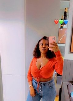 Liyah - escort in Abu Dhabi Photo 5 of 14