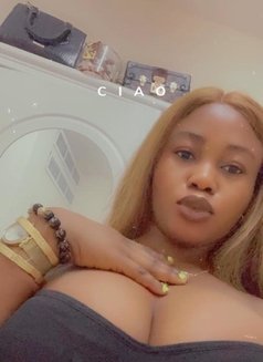 Liyah - escort in Abu Dhabi Photo 8 of 14