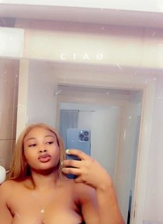 Liyah - escort in Abu Dhabi Photo 13 of 14