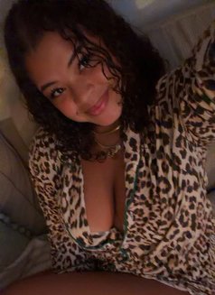 Liyah - puta in Milan Photo 8 of 9