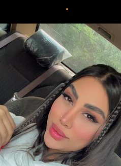 Liyan - escort in Muscat Photo 4 of 10