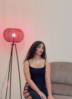 Liyan - escort in Muscat Photo 5 of 10