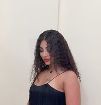 Liyan - puta in Muscat Photo 9 of 21