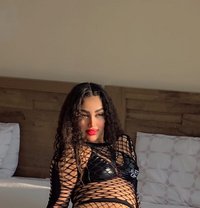 Liyan - escort in Muscat Photo 12 of 15