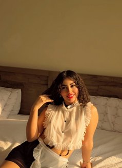 Liyan - escort in Muscat Photo 16 of 19