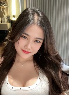 Liyana - escort in Jakarta Photo 4 of 7
