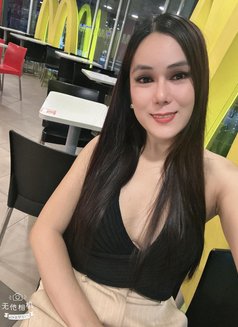 Liz Faller - masseuse in Manila Photo 12 of 14