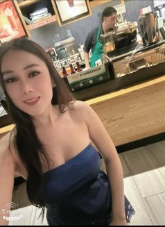 Liz Faller - masseuse in Manila Photo 13 of 14