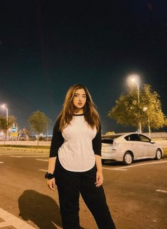 Liz - escort in Dubai Photo 6 of 8