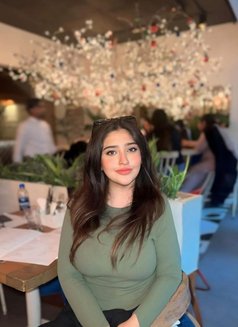 Liz - escort in Dubai Photo 8 of 8