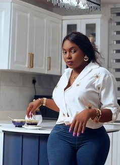 Liz - escort in Hong Kong Photo 6 of 7