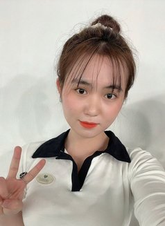 Liz - escort in Dammam Photo 1 of 3