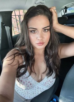 Liza - escort in Bangkok Photo 2 of 3