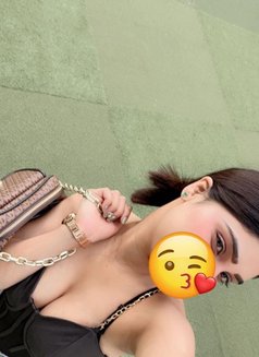 Liza - puta in Dubai Photo 4 of 8